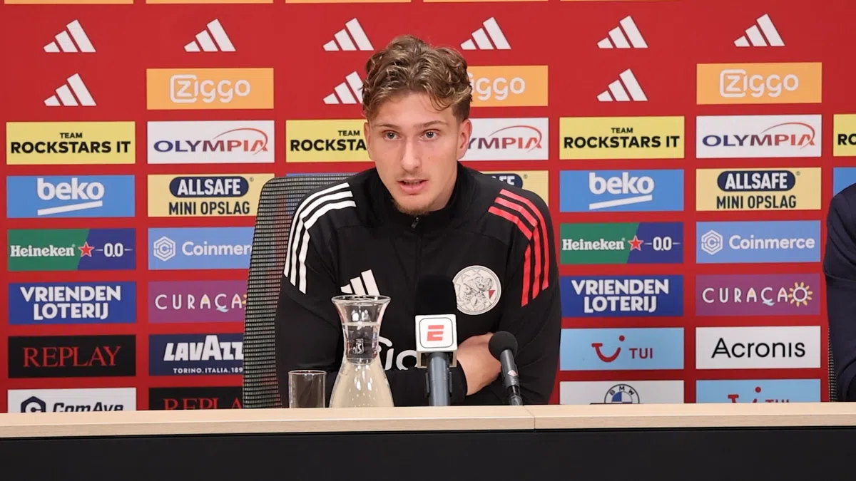 Pasveer na blunder in bescherming genomen door teamgenoot: 'Hij helpt ons altijd'