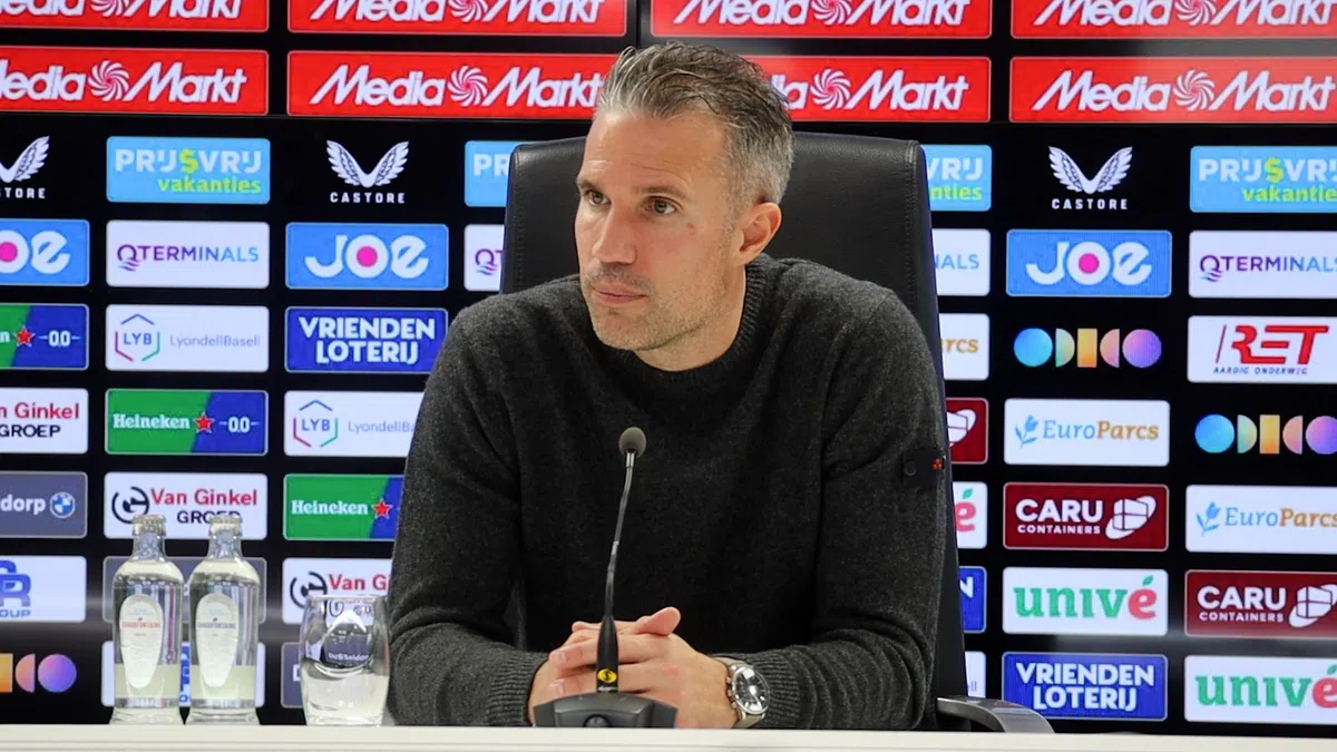 Ernst blessure Feyenoorder nog onduidelijk na uitvalbeurt: 'Fingers crossed'