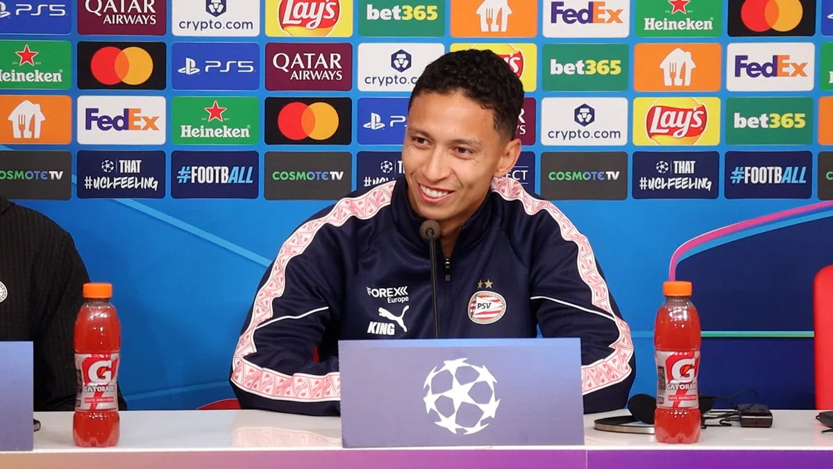 Mauro lyrisch over medespeler: 'Hij is on fire, blij dat hij hier bij ons speelt'