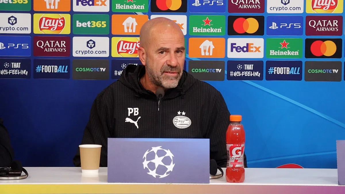 Bosz tipt voetbalfans over 'hele mooie pot' van PSV: 'Zet dan je televisie aan'