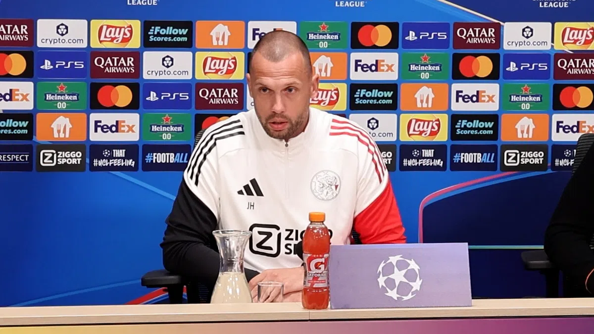 Heitinga waarschuwt Ajax: 'Op dit niveau wordt dat kneiterhard afgestraft'