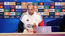 Thumbnail for article: Heitinga waarschuwt Ajax: 'Op dit niveau wordt dat kneiterhard afgestraft'