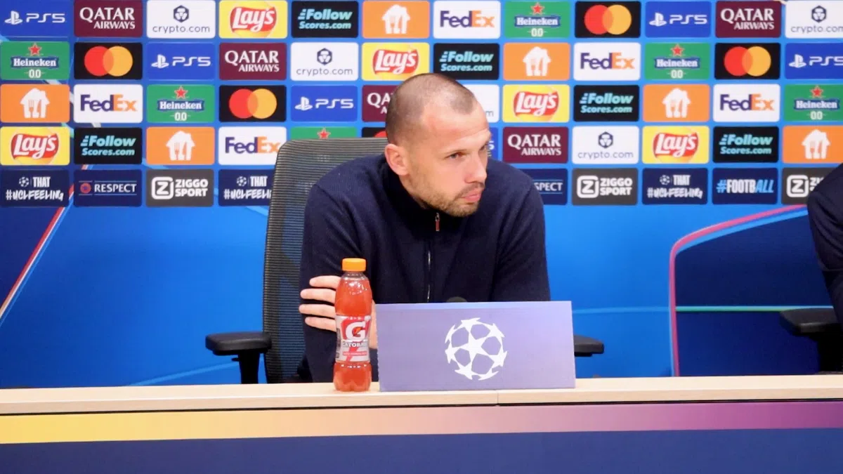 Heitinga verklaart wijzigingen bij Ajax: 'Dat zijn dingen die meespelen'