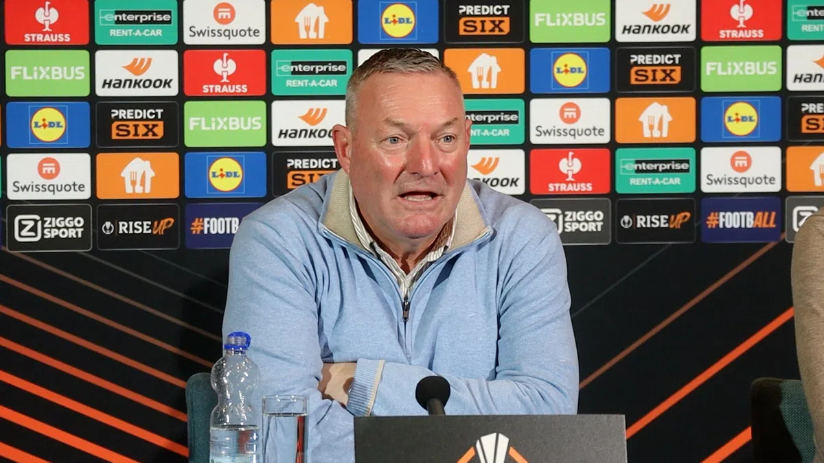 Jans furieus ondanks eerste Europese punt Utrecht: 'Als voetbal hiernaartoe gaat'