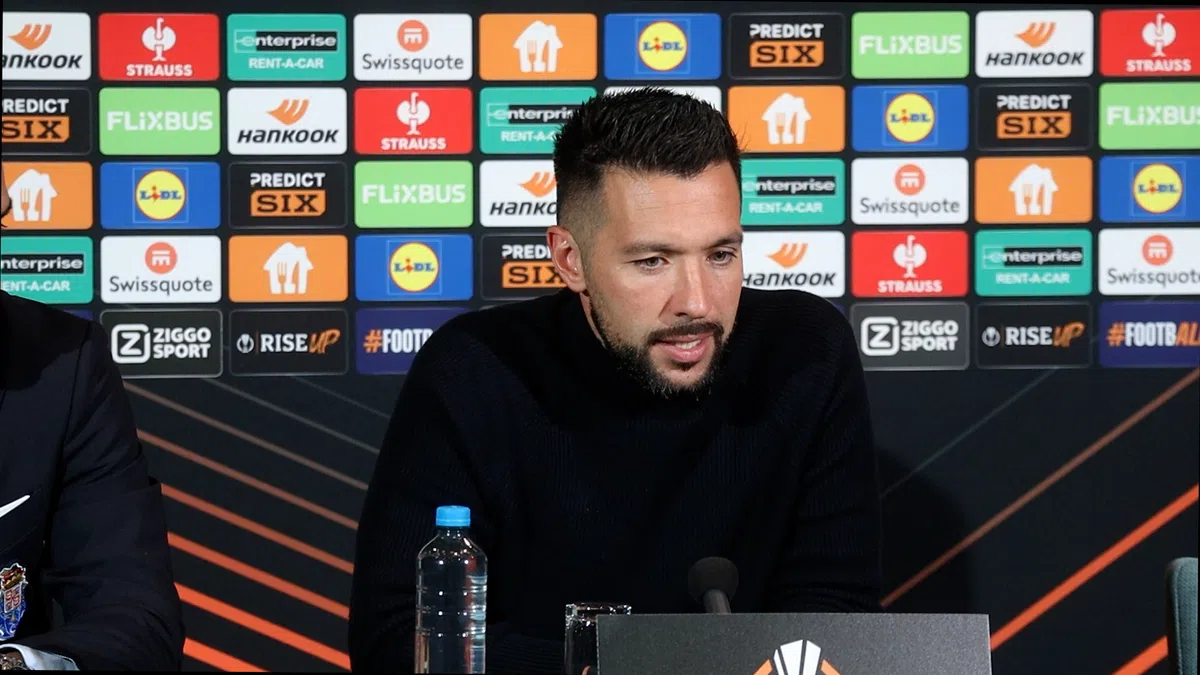 Farioli gaat in op Heitinga-exit: 'Daar wil ik niets meer aan toevoegen'