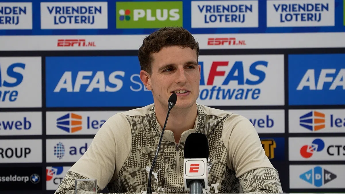 Hattrickheld Til lijkt juiste plek gevonden te hebben: 'We spelen naast elkaar'