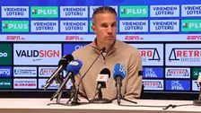 Van Persie verklaart vroege wissel: 'Hij zat er vandaag niet lekker in'