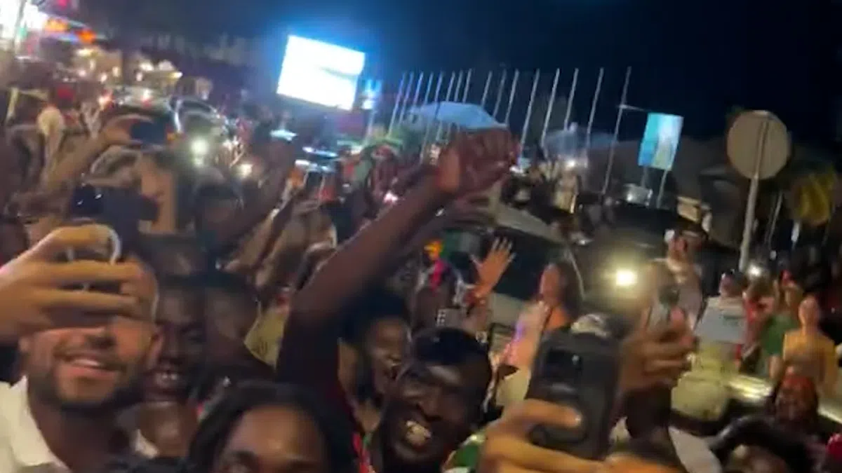 Mooi: Surinaamse straten stromen vol na grote stap richting historisch WK