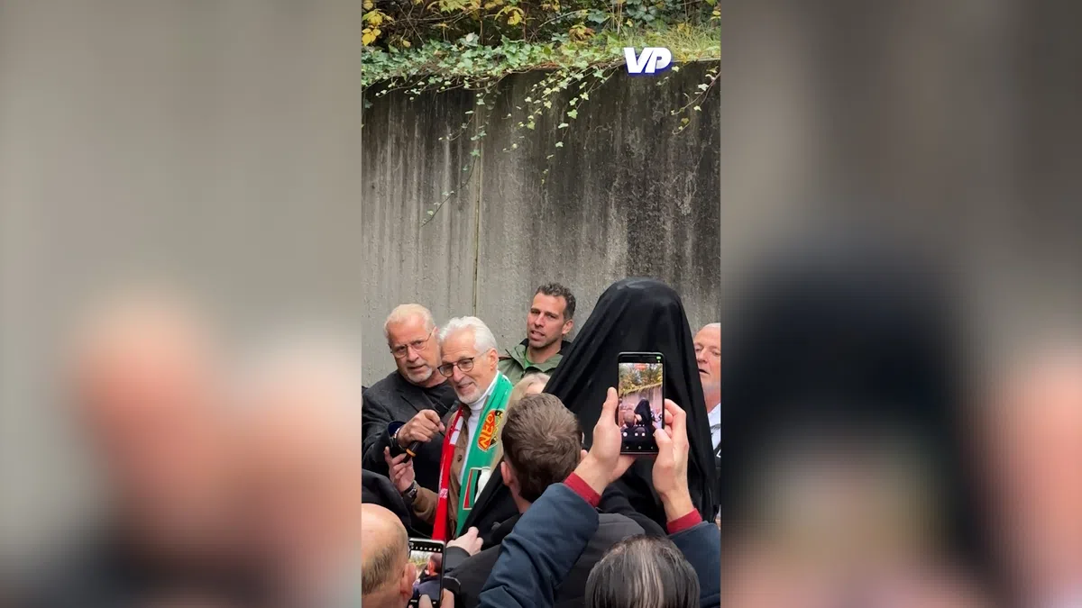 Prachtig: NEC-iconen krijgen borstbeeld op Nijmeegse jubileumdag