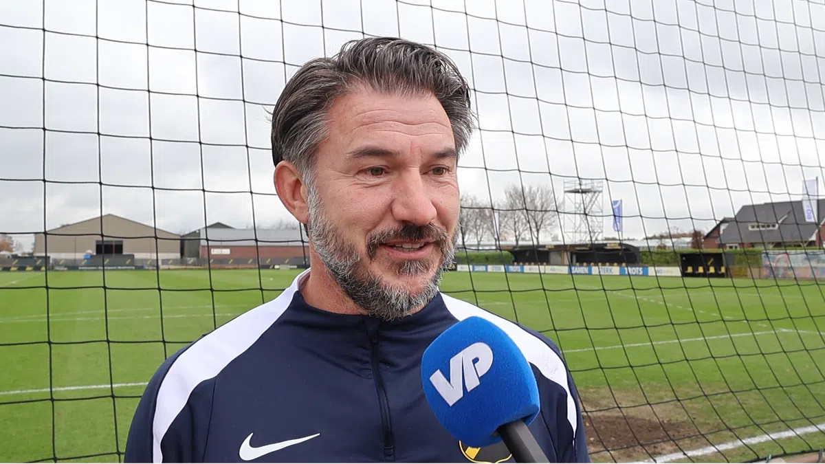 Hoefkens bevestigt: 'Hij wordt mijn doelman in de komende wedstrijden'