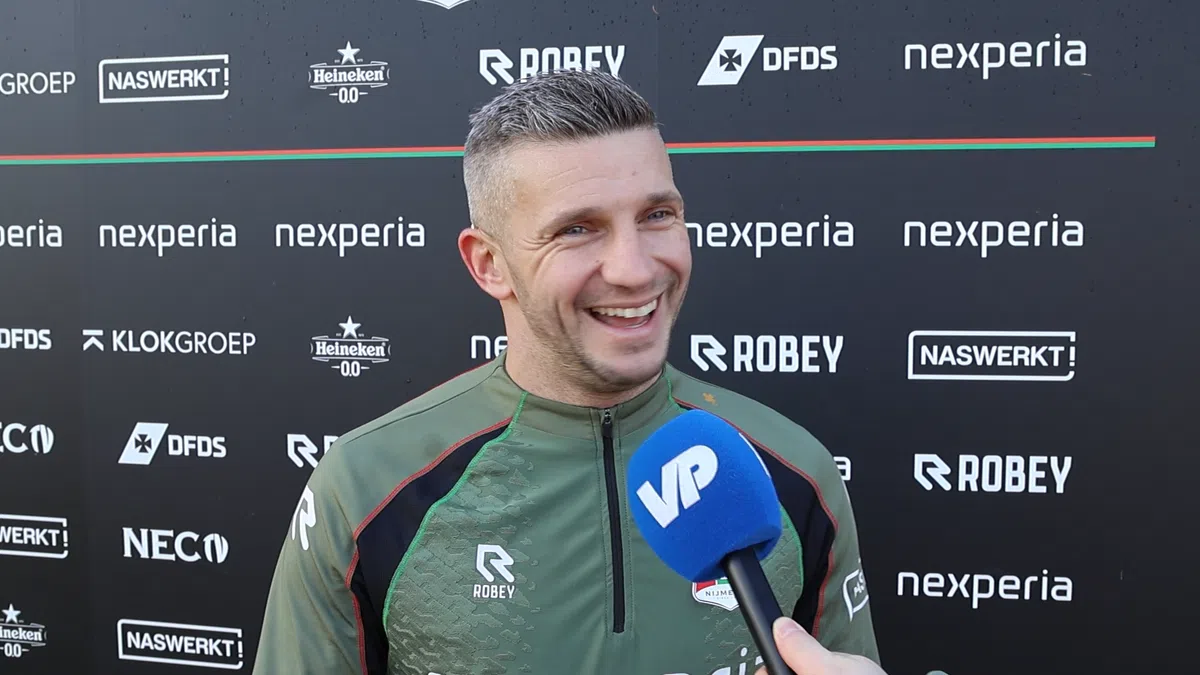 Linssen heeft bericht voor Advocaat: 'Die ouwe heeft het weer geflikt!'