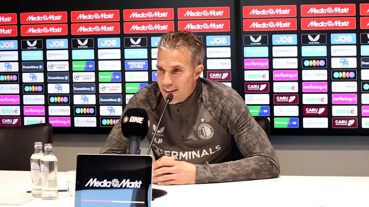 Van Persie geniet van geweldige prestatie Curaçao: 'Dick flikt het toch weer'