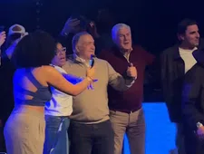 Thumbnail for article: Heerlijk: Advocaat haalt gemist Curaçaos feestje in Rotterdamse nachtclub in
