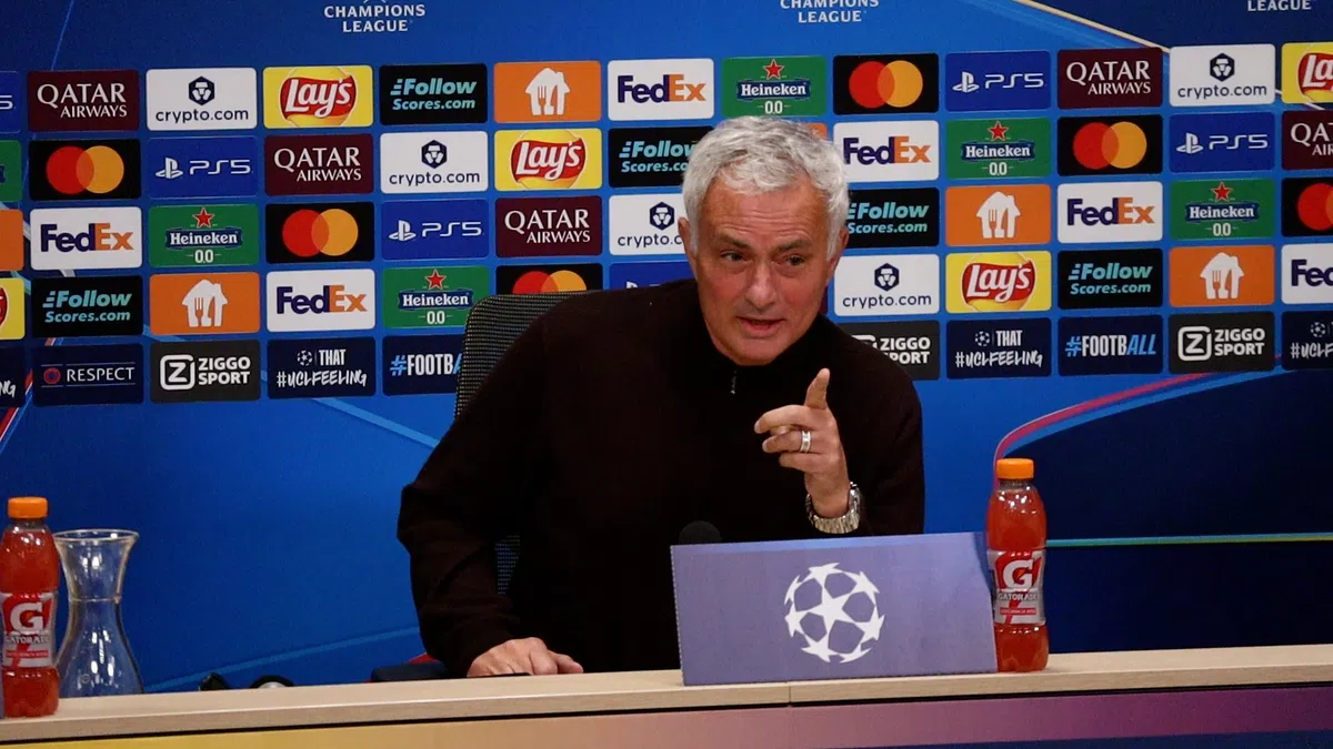 Mourinho onderschat Ajax niet en stopt vraag: 'Ik wist dat je hiermee zou komen'