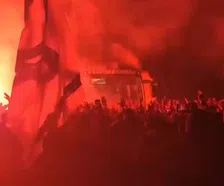 Indrukwekkende beelden: spelers De Graafschap als helden ontvangen in Doetinchem