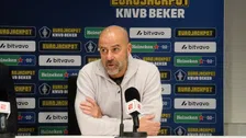 Thumbnail for article: Bosz geeft tekst en uitleg over uitvallen Olij bij PSV: 'Hij wilde wel spelen'