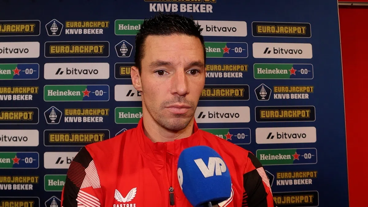 Utrecht-captain Viergever hekelt eigen teamgenoten: 'Je mag nooit te laat komen'