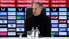 Thumbnail for article: Van Persie legt afwezigheid van Feyenoord-aanvaller uit: 'Of hij mag vertrekken?'