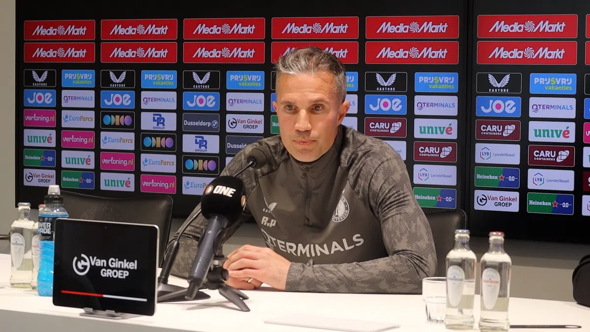 Van Persie steekt hand in eigen boezem: 'Dat ligt aan mij, moet ik beter doen'