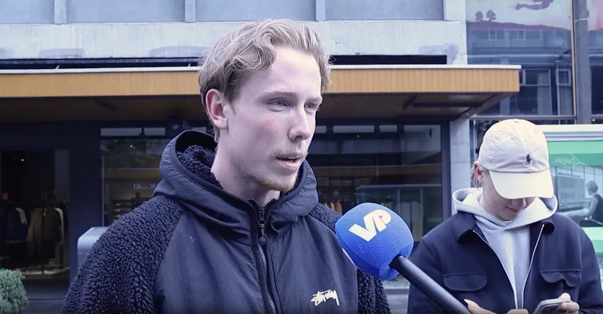 Feyenoord fans snappen niet dat Sandler geen rood kreeg na overtreding ...