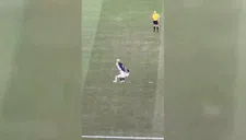 Bizar: chaos in AFC Champions League na rode kaart: vechtpartij en drie brancards