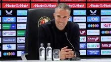 Stellige Van Persie blijft trainer van Feyenoord: 'Dat is de quote die je zocht'