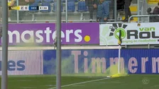 Thumbnail for article: De beelden: NAC ziet wedstrijd gestaakt worden door vuurwerk op het veld