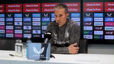Thumbnail for article: Van Persie geeft Sterling nieuwe kans bij Feyenoord: 'Altijd zijn best gedaan'