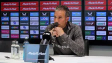 Thumbnail for article: Van Persie: 'Ze hebben me beloofd een shirt op te sturen, trek ik aan tijdens WK'