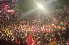 Thumbnail for article: Dolblije Arsenal-spelers en fans vieren eerste titel in 22 jaar