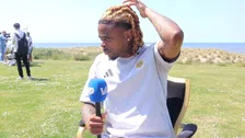 Thumbnail for article: Curaçao-speler verft haar in bijzondere kleur voor WK: 'Past bij onze cultuur'
