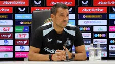 Van Bronckhorst duidelijk over Feyenoord-transfer: 'Elke speler heeft een prijs'