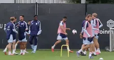 Aan transfer gelinkte verdediger gewoon op trainingsveld bij Ajax