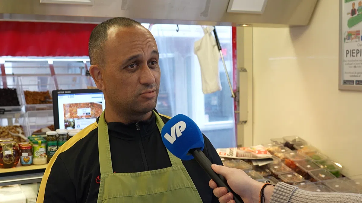 Nieuwe favoriet van Ajax-supporters maakt indruk: "Hij verrast mij wel"