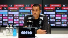 Van Bronckhorst: 'Er kunnen bedragen komen die Feyenoord niet kan weigeren'