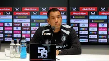 Thumbnail for article: Van Bronckhorst sprak met Hadj Moussa: 'Of hij wil spelen tegen NEC?'