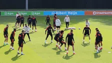 Thumbnail for article: Compleet Oranje op trainingsveld: Xavi en co. werken toe naar Servië