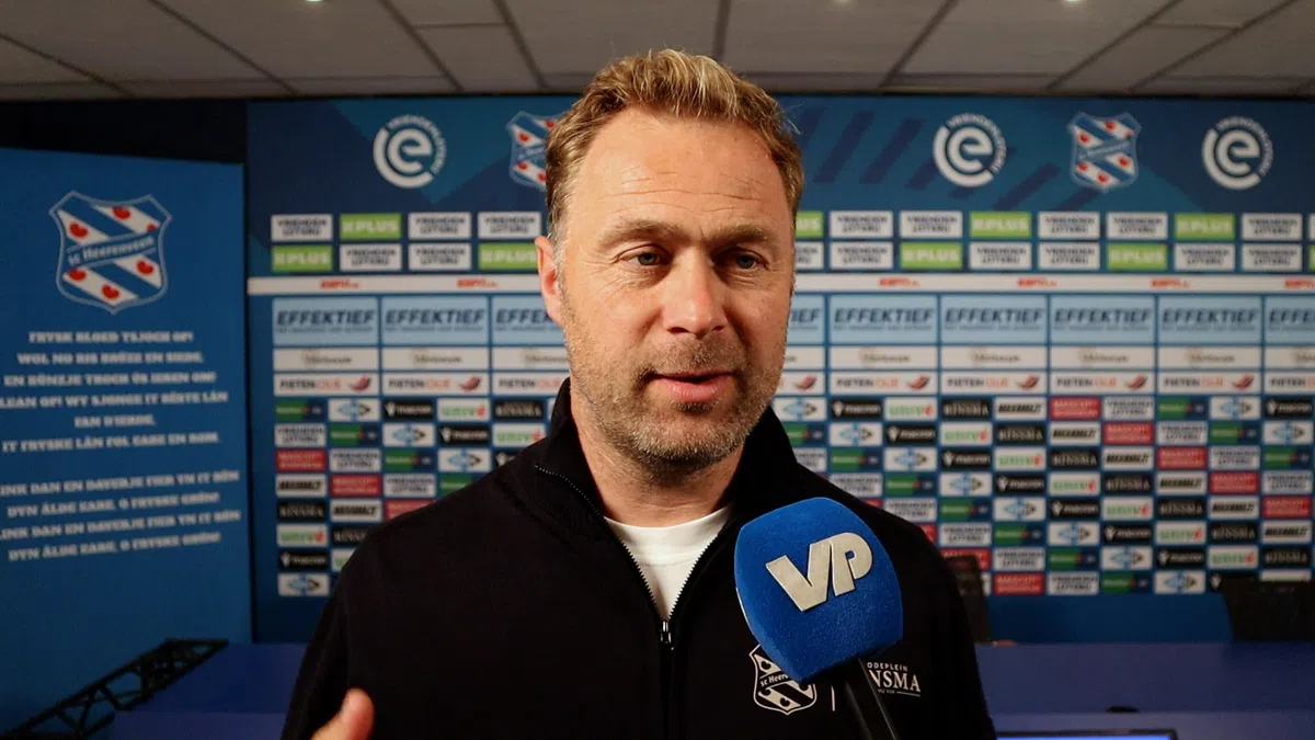 SC Heerenveen-trainer Veldman lovend over 'fijne gozer': 'Een uitgesproken jongen'