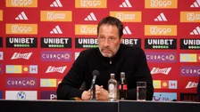 Thumbnail for article: Van 't Schip beschermt Bergwijn na klap aan Nieuwkoop: 'Dat is frustratie'