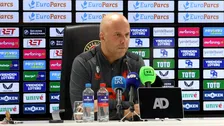 Thumbnail for article: Slot reageert op Van Hanegem: 'Hij is bij elke Feyenoord-kans betrokken'