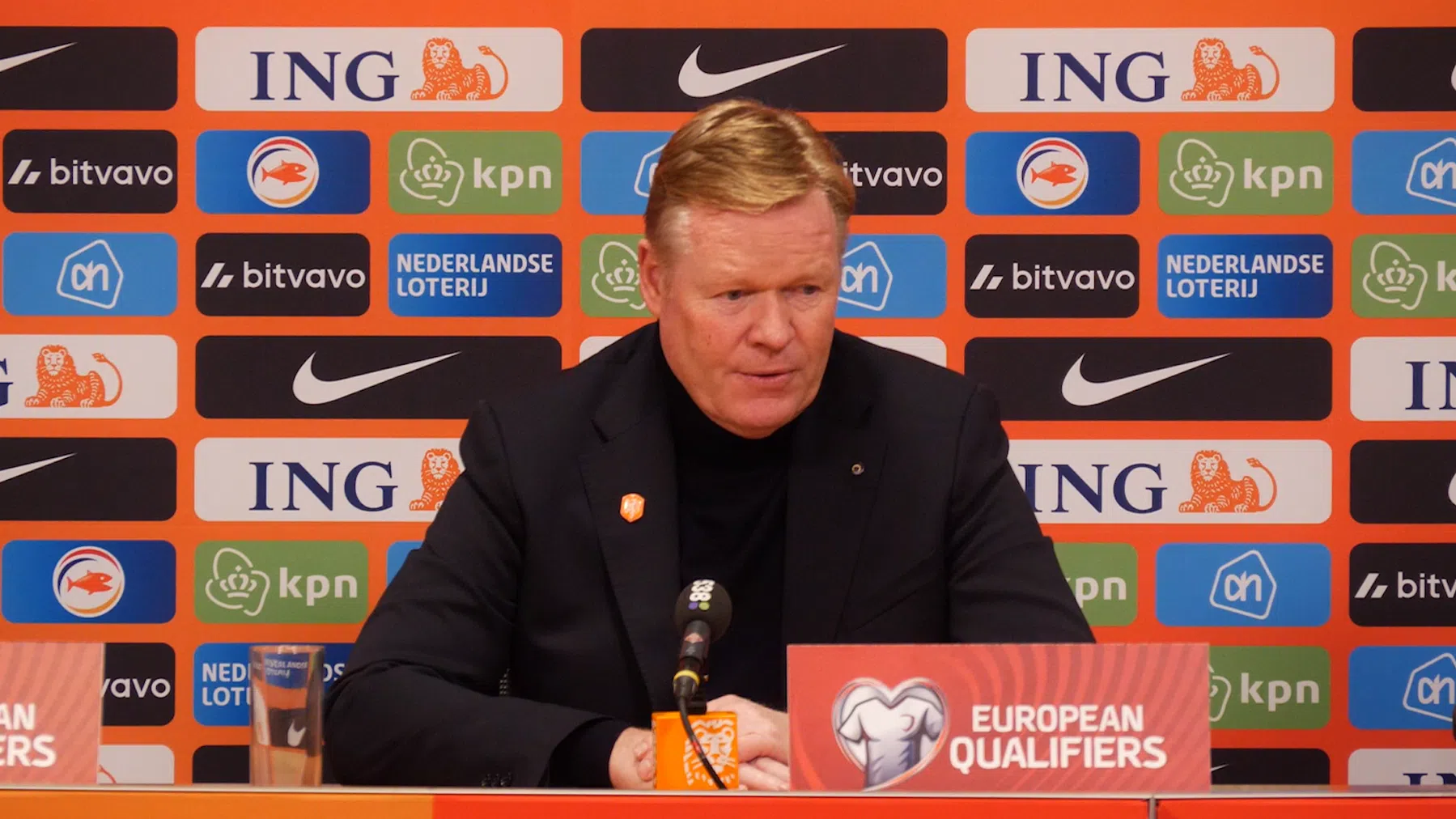 Koeman Ziet één Oranje-speler Minder Spelen Op 'dramatisch' Veld In Arena