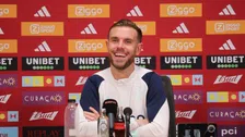 Thumbnail for article: Henderson lacht om Nederlandse vraag: 'Het is vrij normaal voor mij'