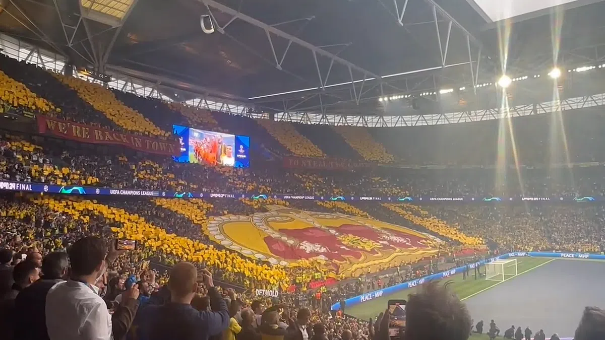 Heerlijke sfeeractie: Borussia Dortmund-fans veroveren Wembley