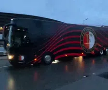 Thumbnail for article: Spelersbus Feyenoord gearriveerd voor halve finale tegen FC Groningen