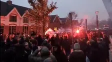 Thumbnail for article: Mooie beelden uit Eindhoven: PSV-bus met vuurwerk en luid gejuich ontvangen