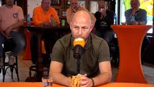 Thumbnail for article: De Cler prijst 'leuke jongen' op bank van Oranje: 'Hij staat voor iedereen klaar'